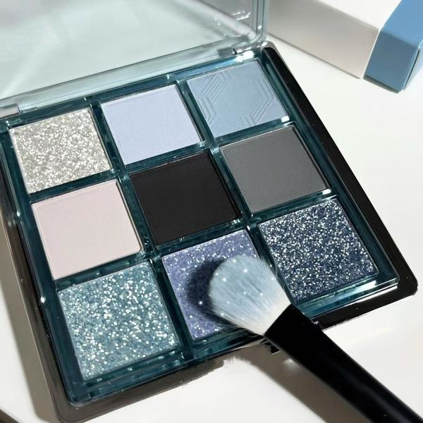 Mini 9 Color Eyeshadow Palate - Image 6