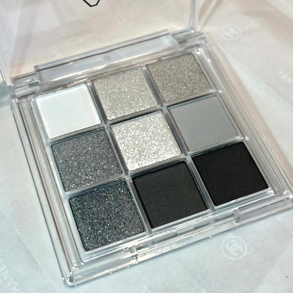 Mini 9 Color Eyeshadow Palate - Image 5