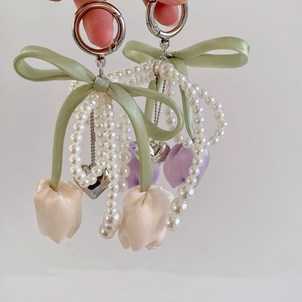 Tulip Pearl Bow Bag Pendant - Image 3